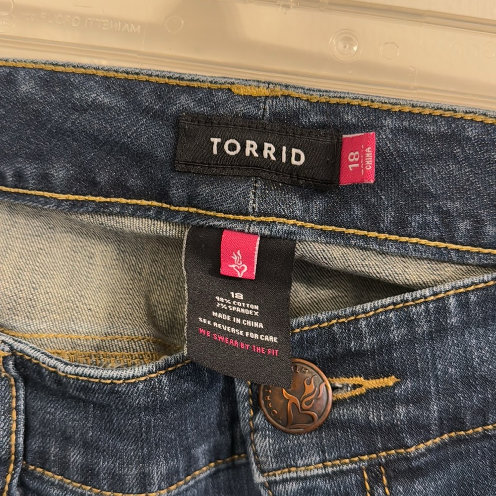 Size 18 distressed skinny torrid jeans - Picture 2 of 4
